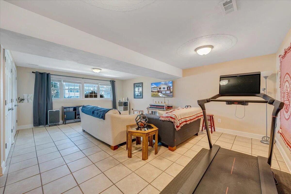 2525 Fountain LN - Photo 34