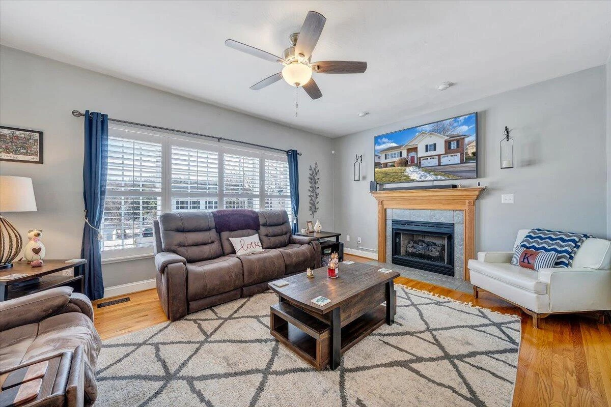 2525 Fountain LN - Photo 8