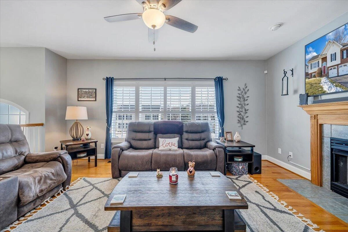2525 Fountain LN - Photo 9