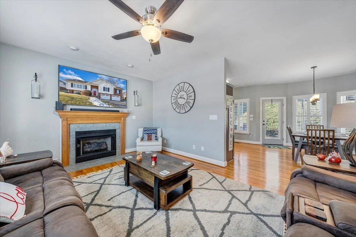 2525 Fountain LN - Photo 11