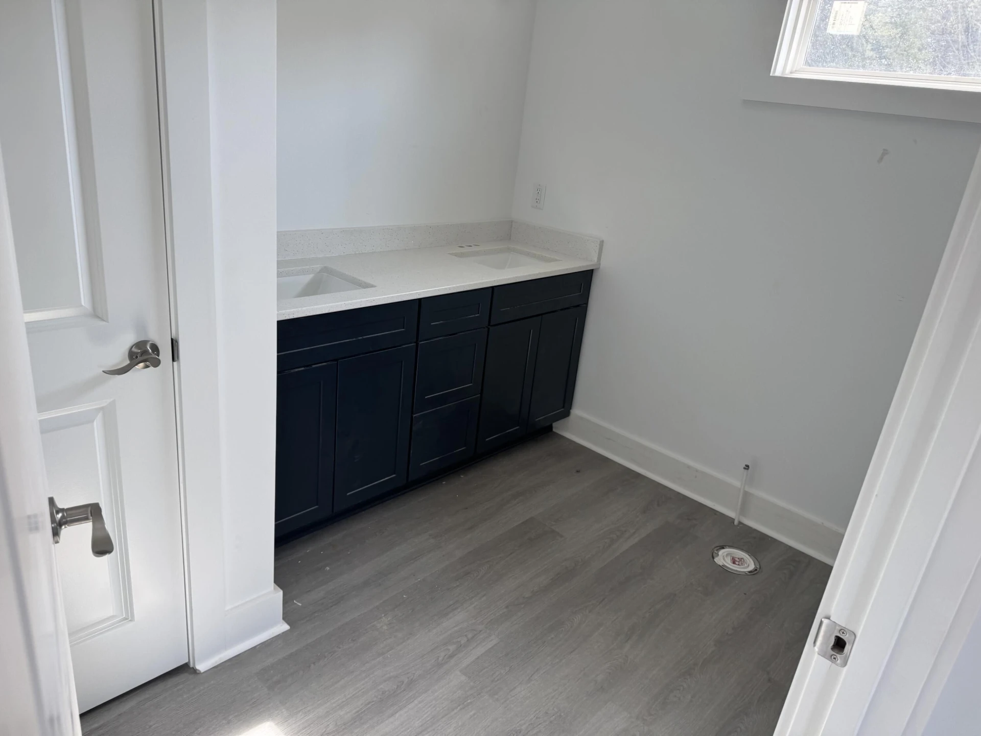 6496 Scruggs RD - Photo 16