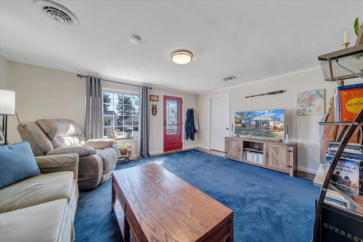 29 Corbett ST - Photo 15
