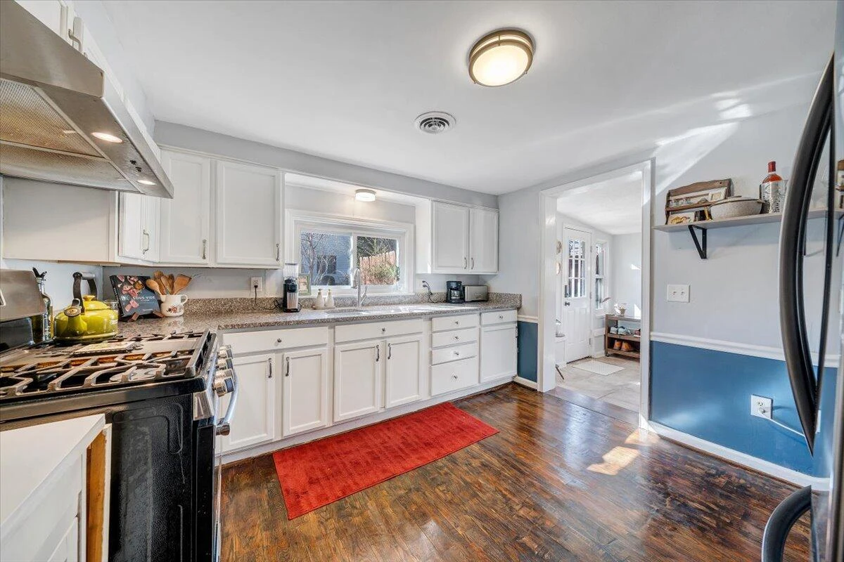 29 Corbett ST - Photo 16