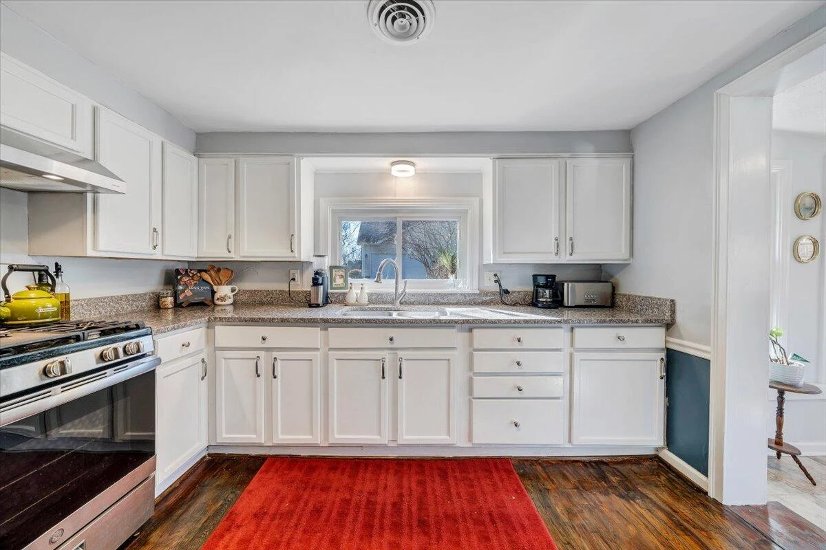 29 Corbett ST - Photo 17