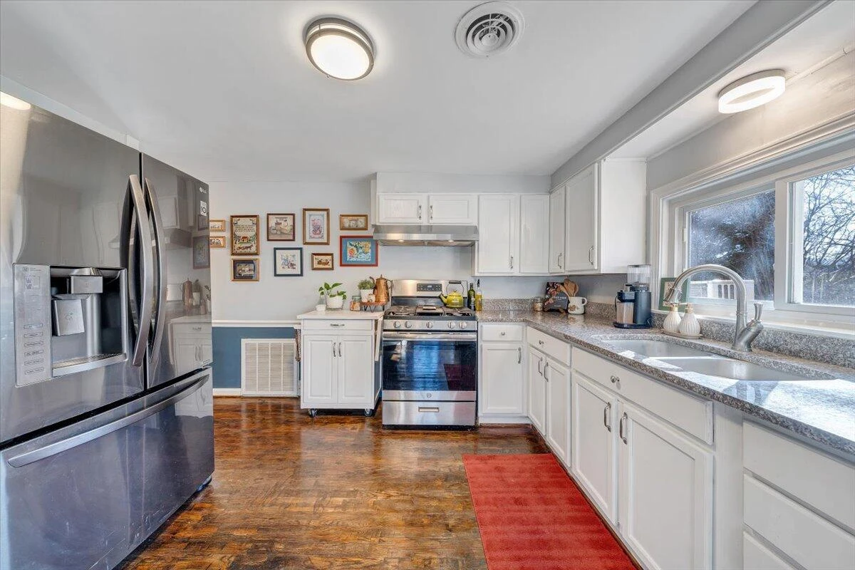 29 Corbett ST - Photo 18