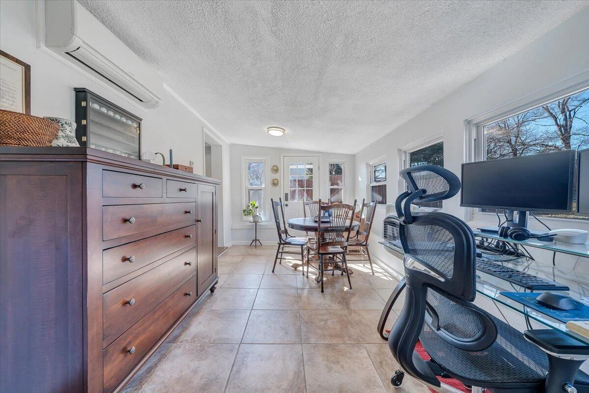 29 Corbett ST - Photo 20