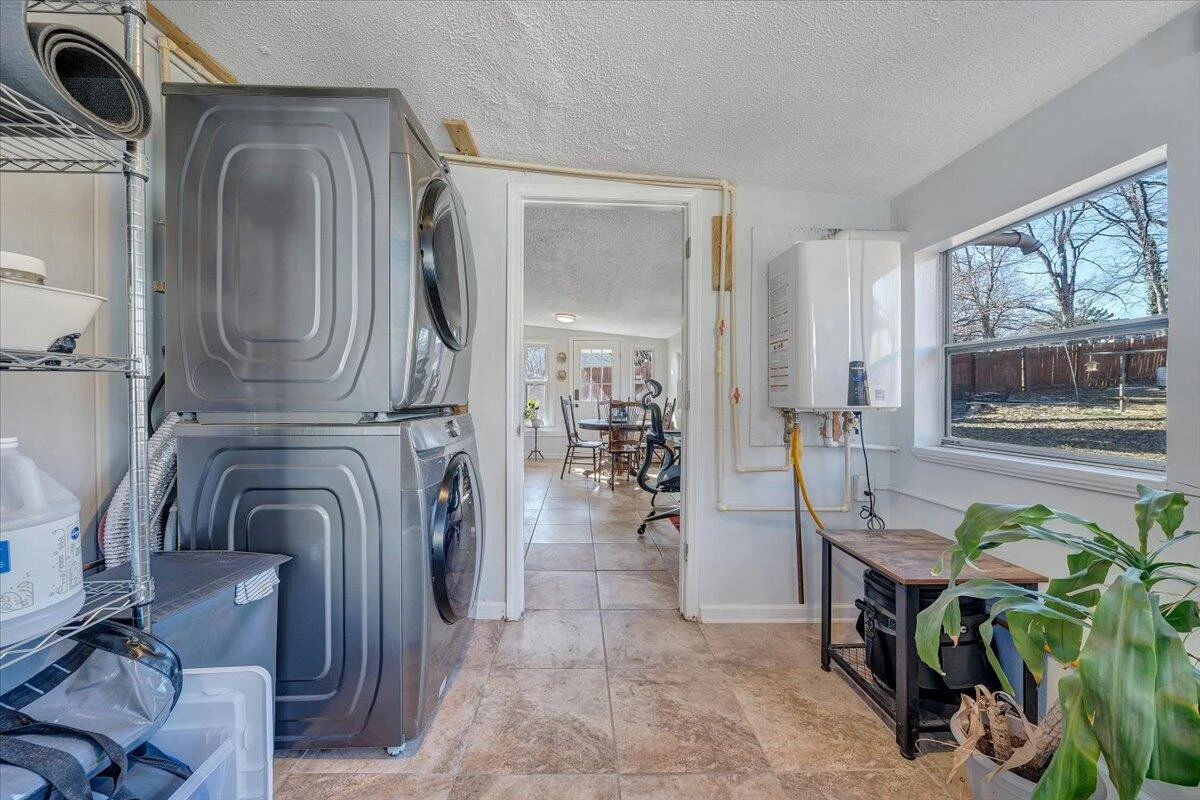 29 Corbett ST - Photo 23