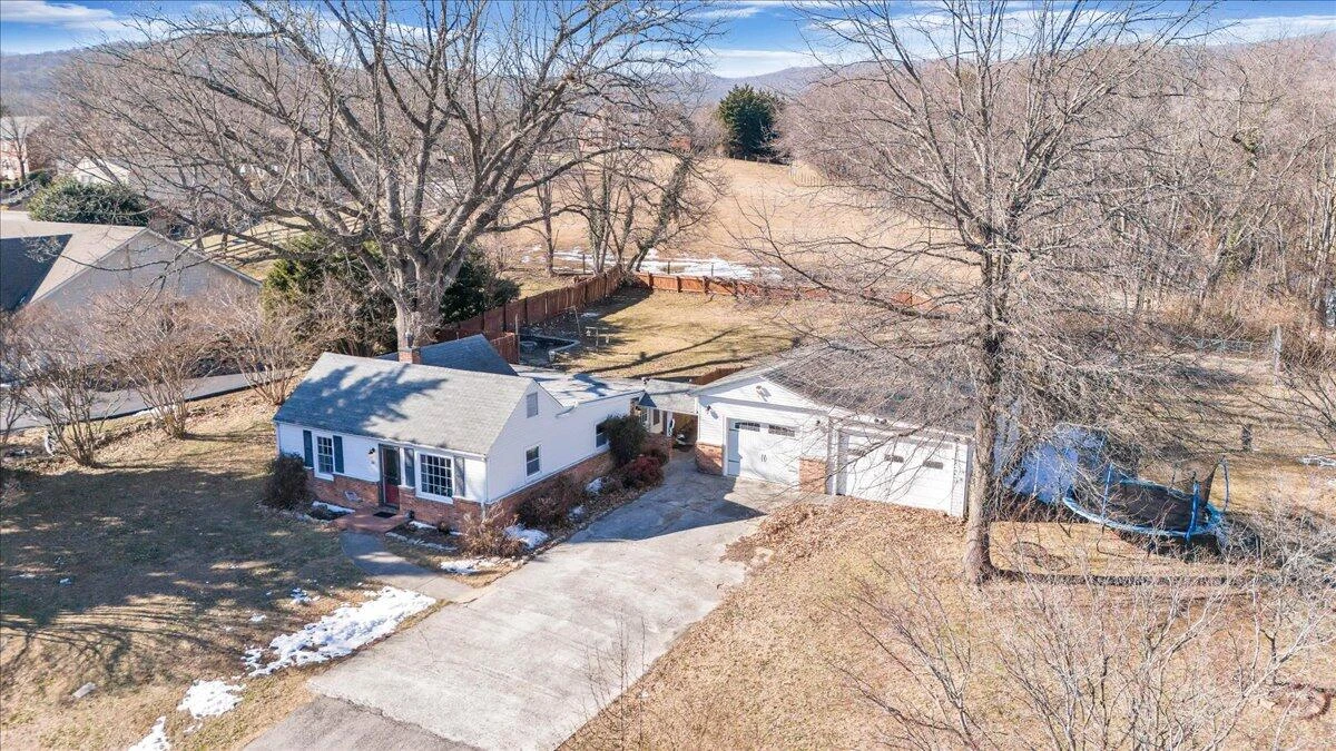 29 Corbett ST - Photo 36