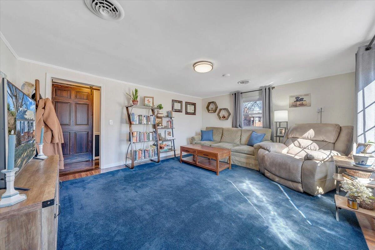 29 Corbett ST - Photo 6