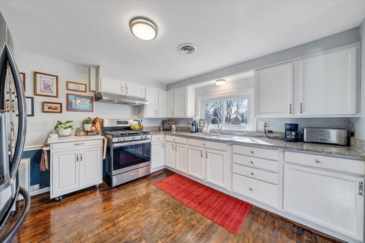 29 Corbett ST - Photo 7