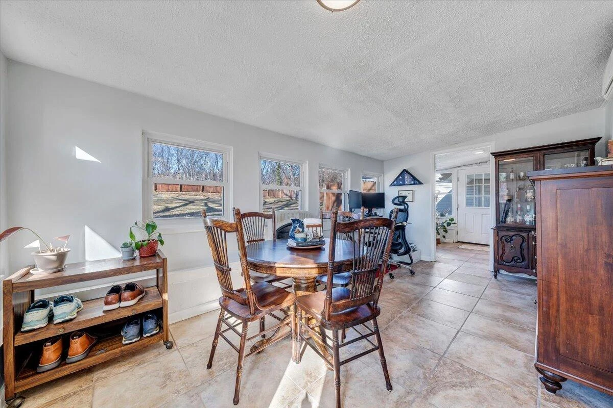 29 Corbett ST - Photo 8