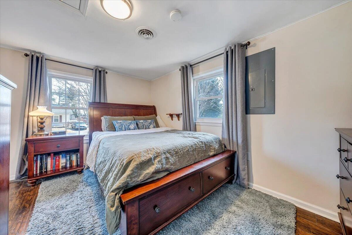 29 Corbett ST - Photo 9