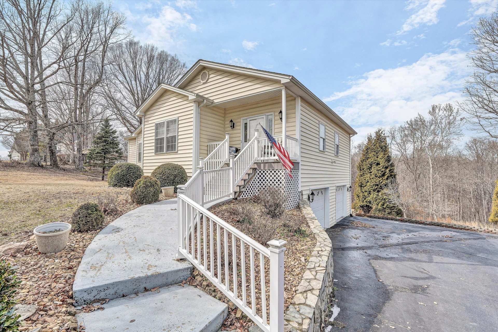 1615 Morewood RD - Photo 4