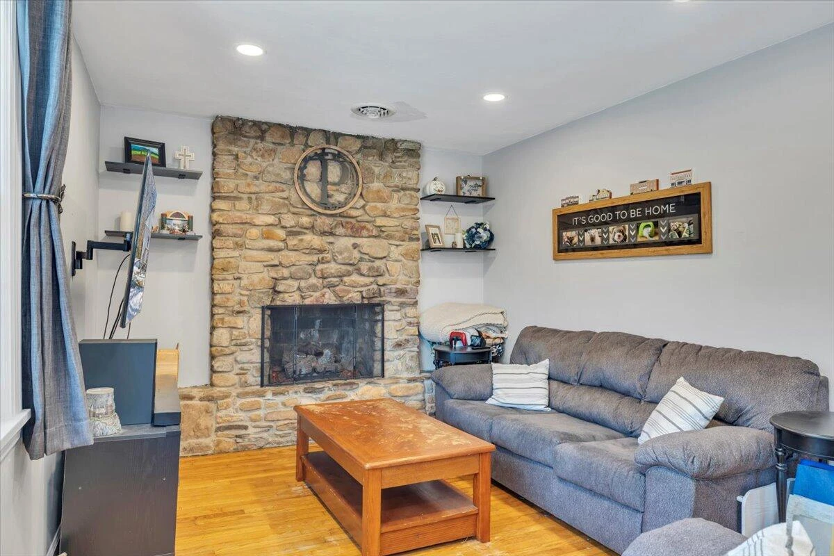 1720 Millbrook ST - Photo 10