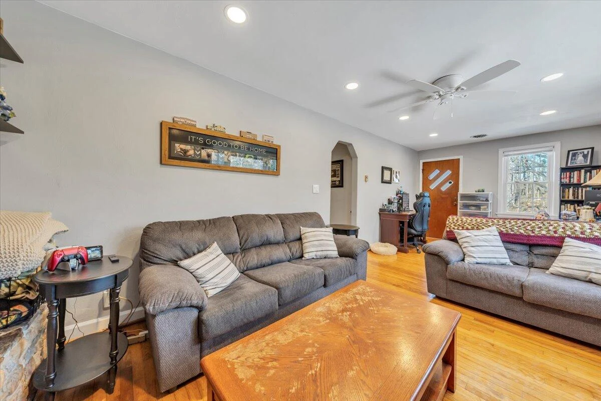 1720 Millbrook ST - Photo 11