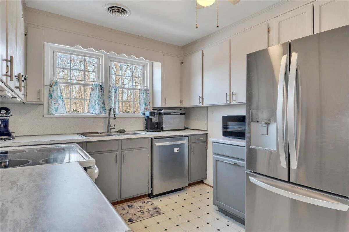 1720 Millbrook ST - Photo 20