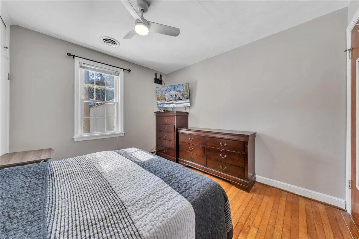 1720 Millbrook ST - Photo 24