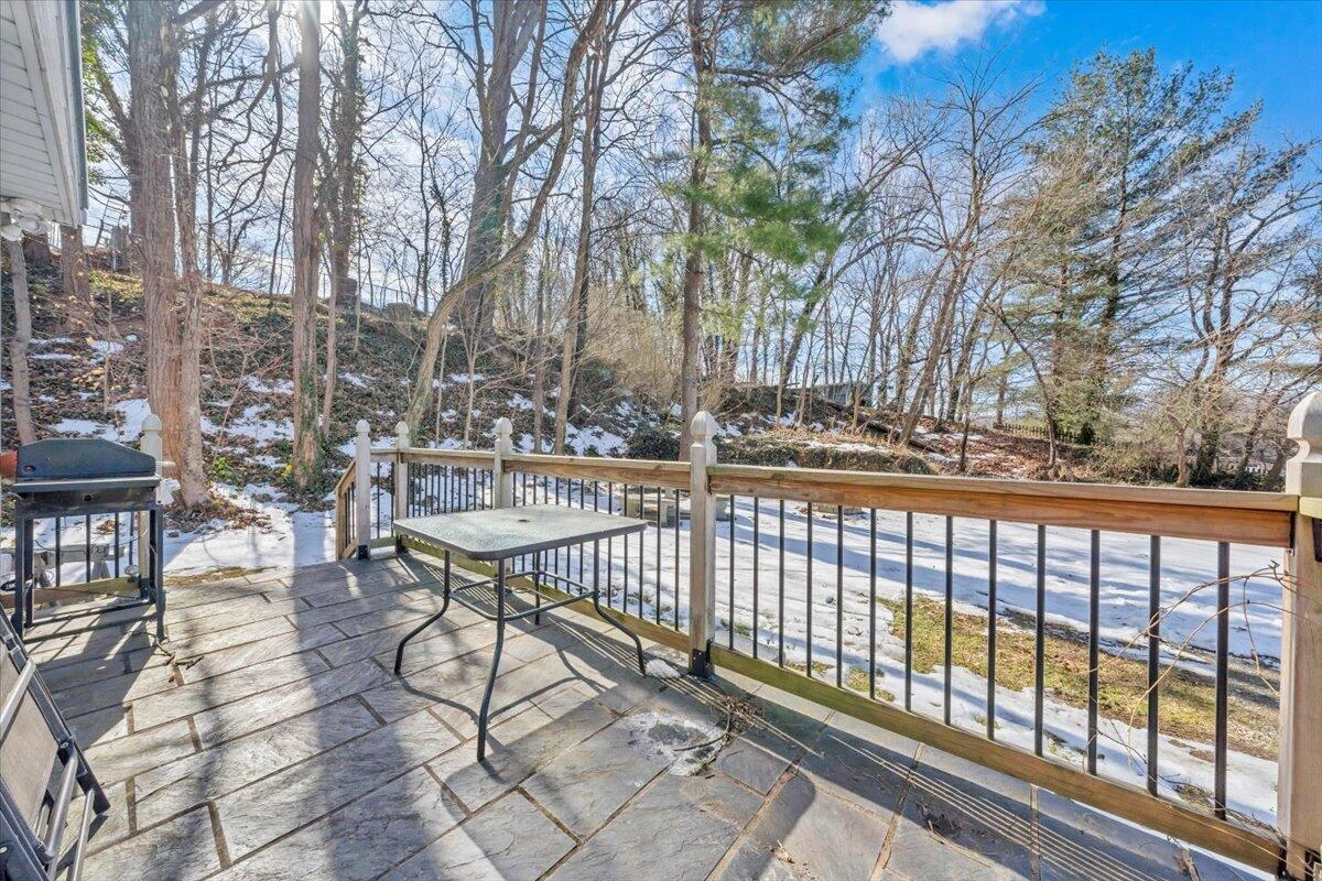 1720 Millbrook ST - Photo 31
