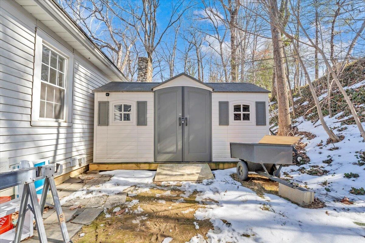 1720 Millbrook ST - Photo 32