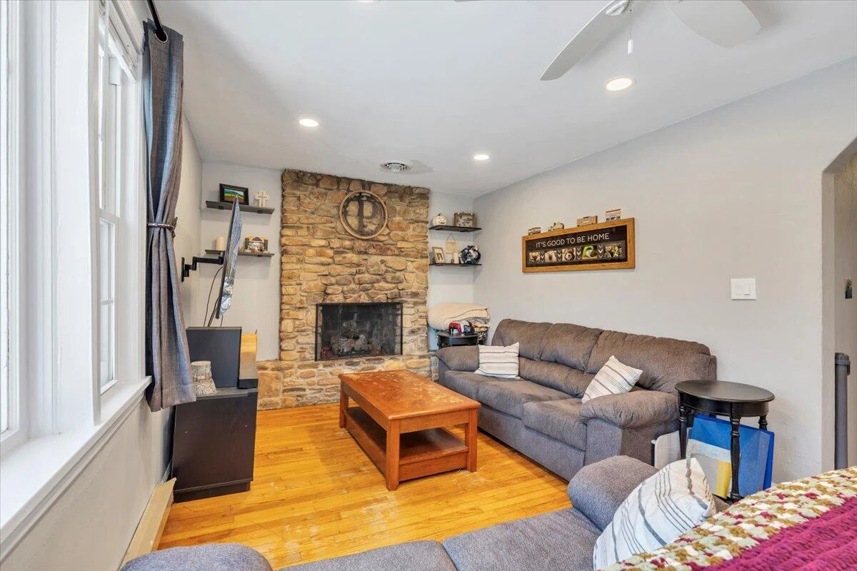 1720 Millbrook ST - Photo 9