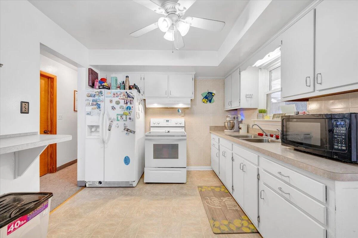 1019 Rosemary AVE SE - Photo 10