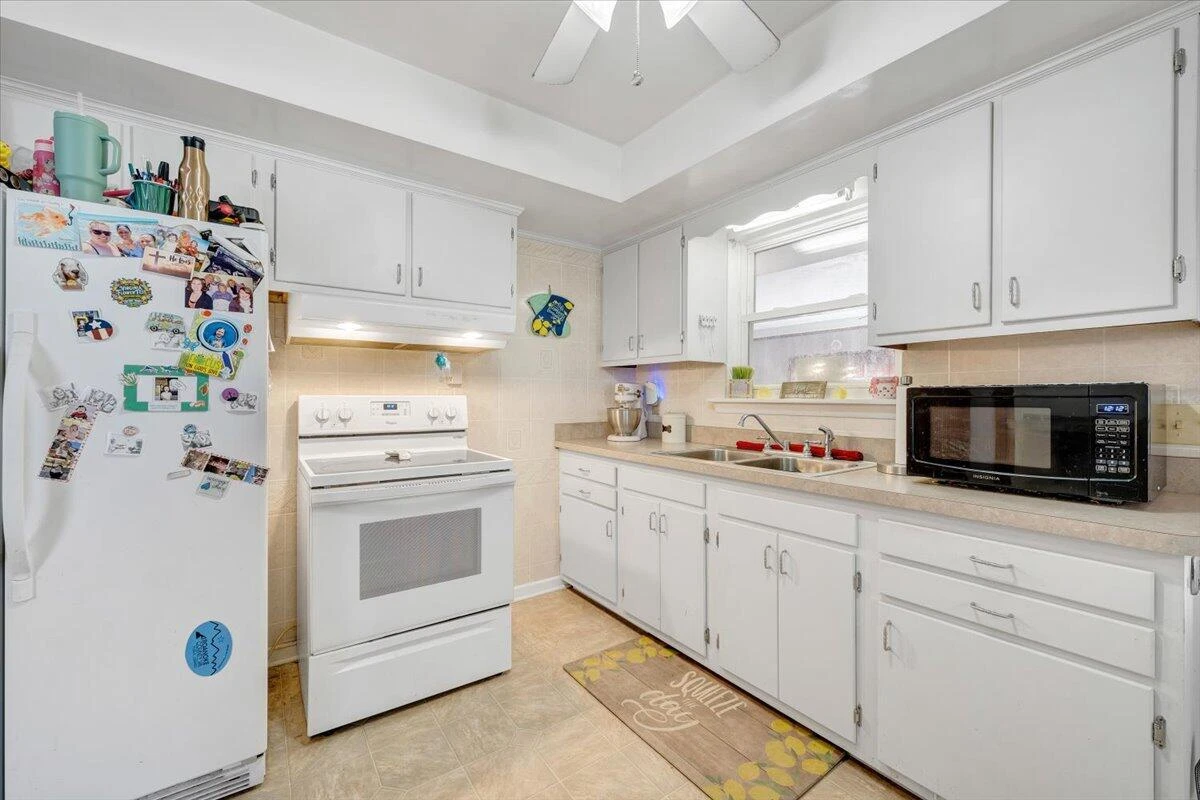 1019 Rosemary AVE SE - Photo 11
