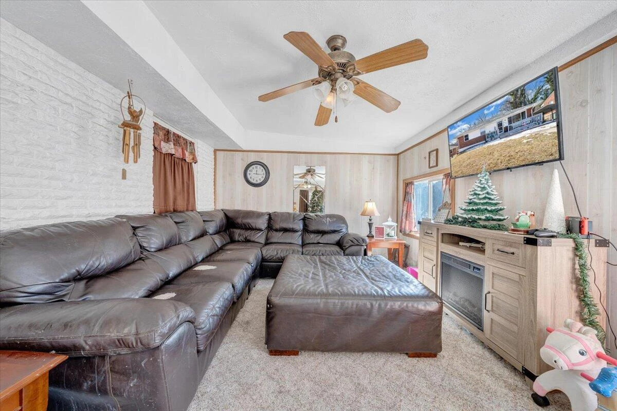 1019 Rosemary AVE SE - Photo 15