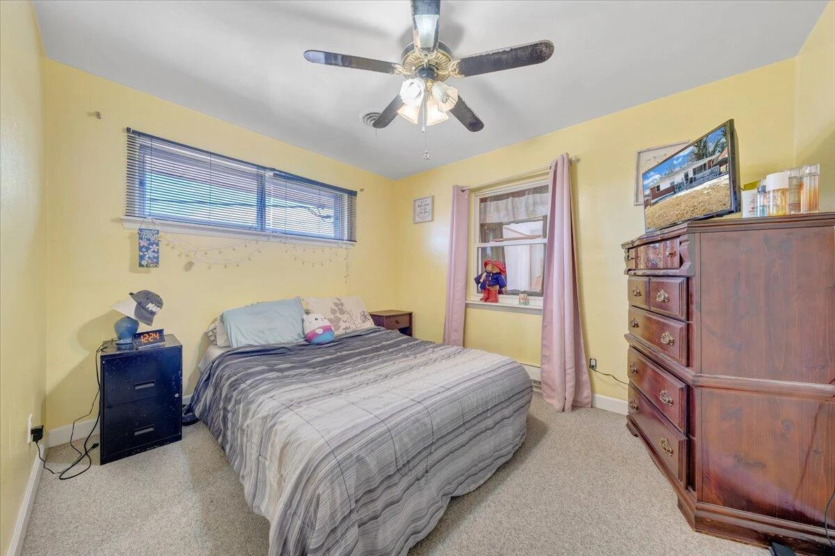 1019 Rosemary AVE SE - Photo 17