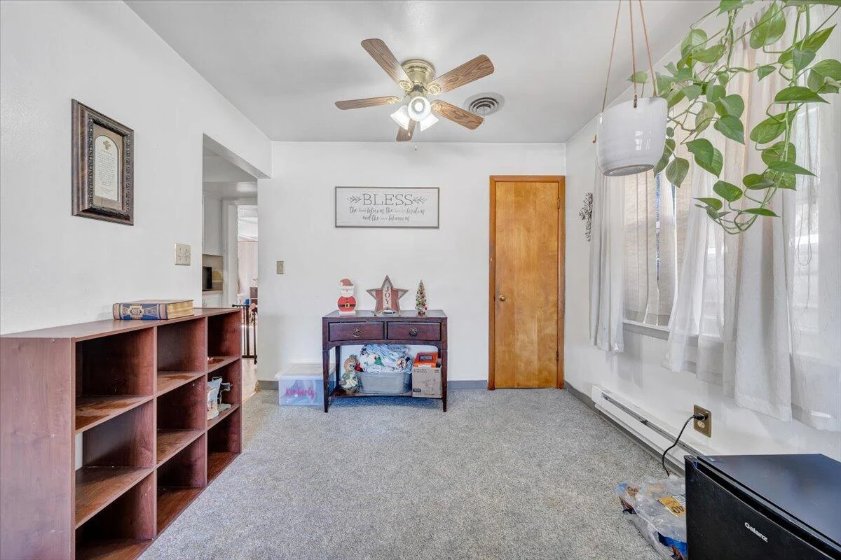 1019 Rosemary AVE SE - Photo 8