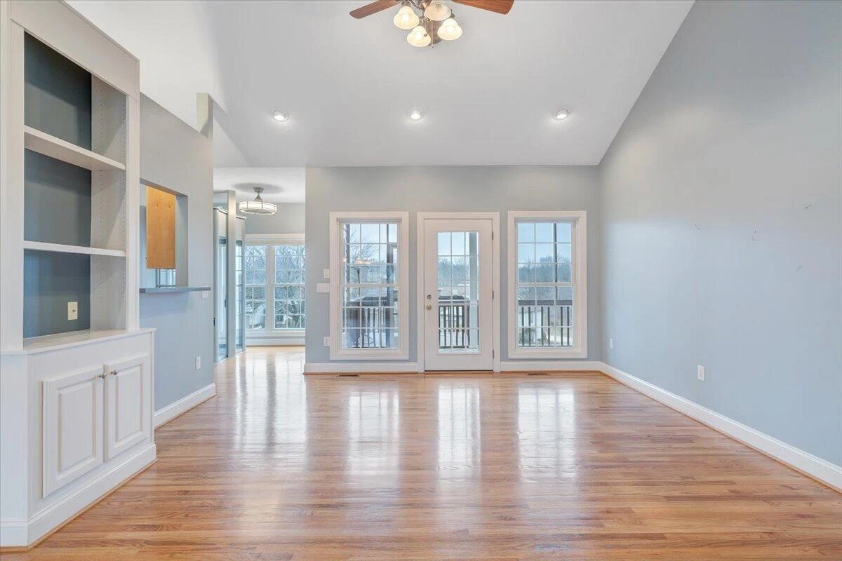 275 Chestnut Creek DR - Photo 16