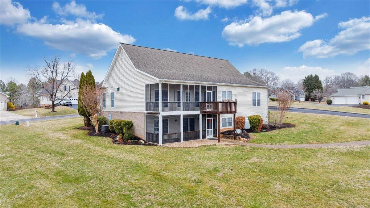 275 Chestnut Creek DR - Photo 98