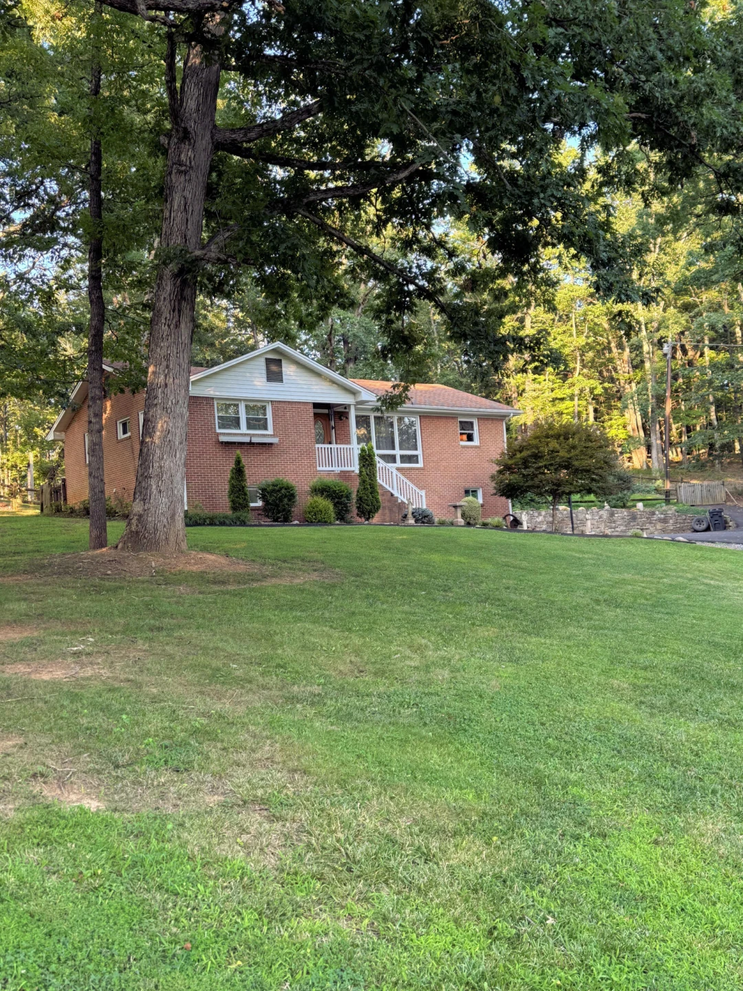 136 Sherwood DR