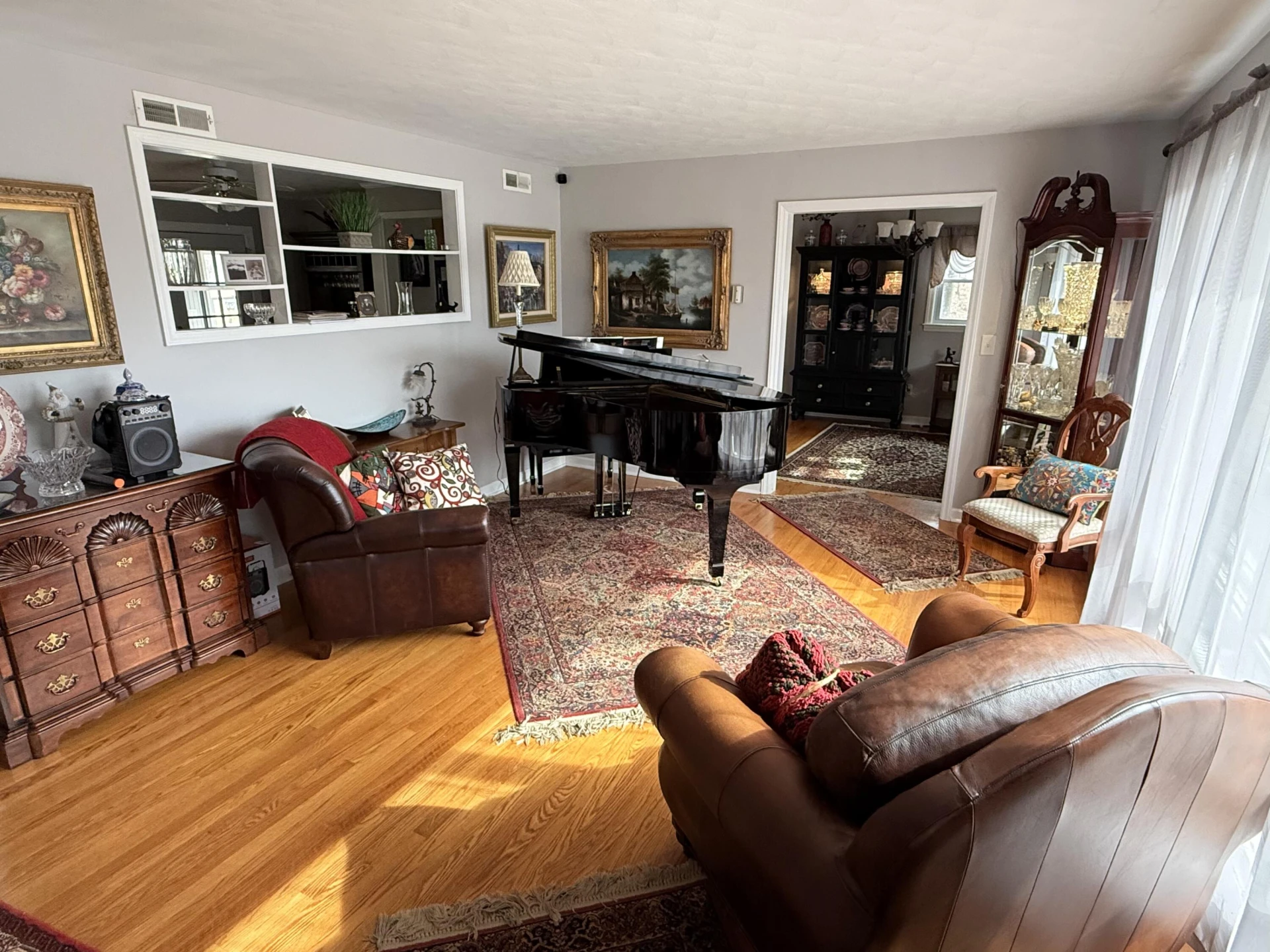 136 Sherwood DR - Photo 5