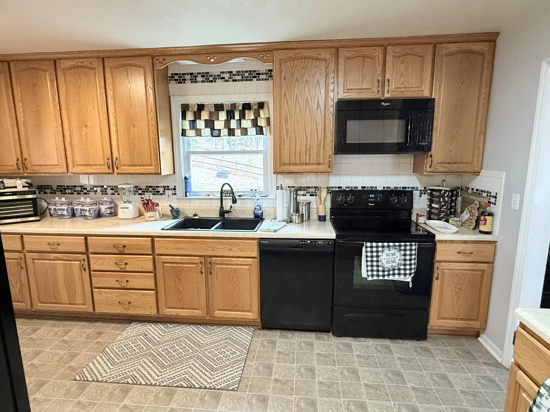 136 Sherwood DR - Photo 9