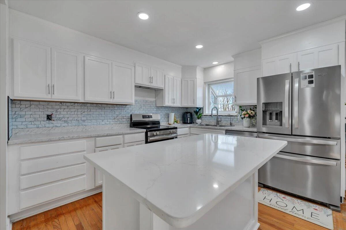 5572 Ambassador DR - Photo 12