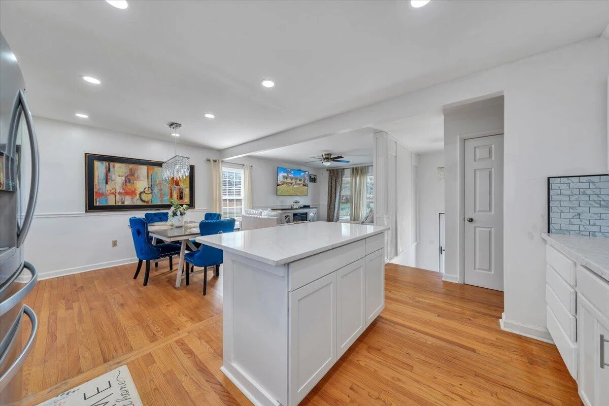 5572 Ambassador DR - Photo 14