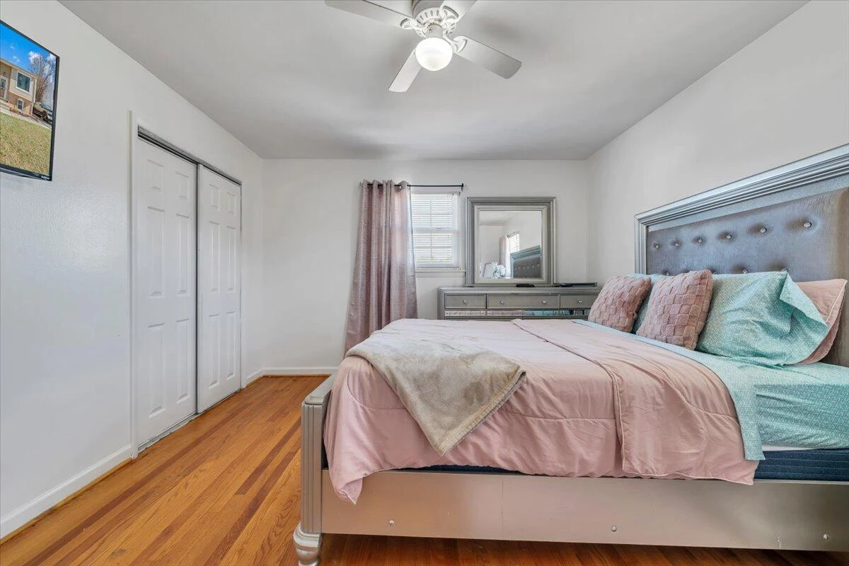 5572 Ambassador DR - Photo 17