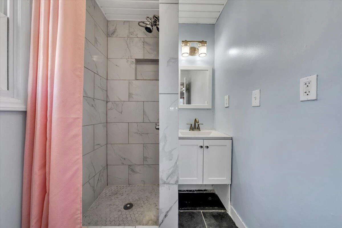 5572 Ambassador DR - Photo 20