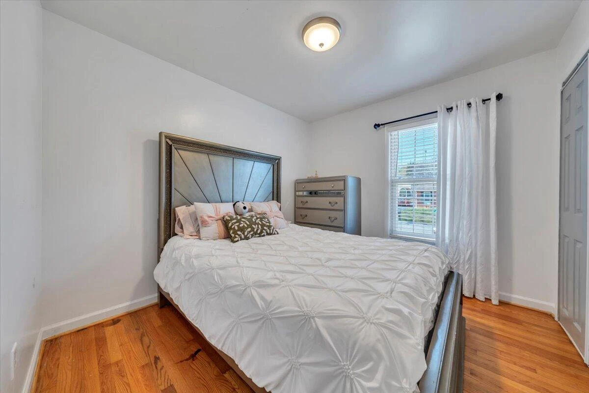 5572 Ambassador DR - Photo 23