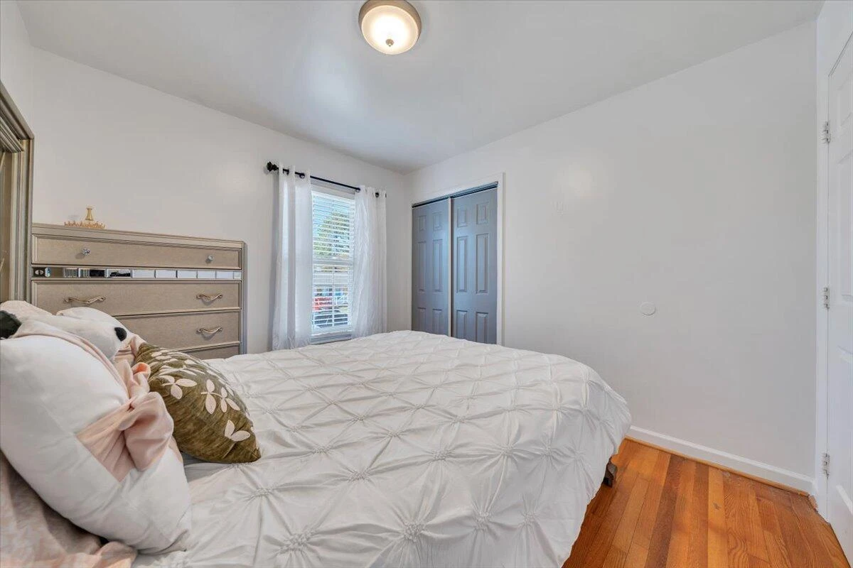 5572 Ambassador DR - Photo 24