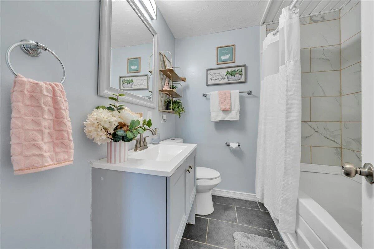 5572 Ambassador DR - Photo 25