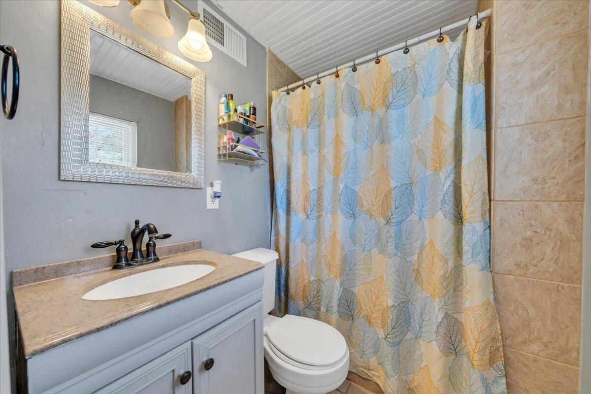 5572 Ambassador DR - Photo 31