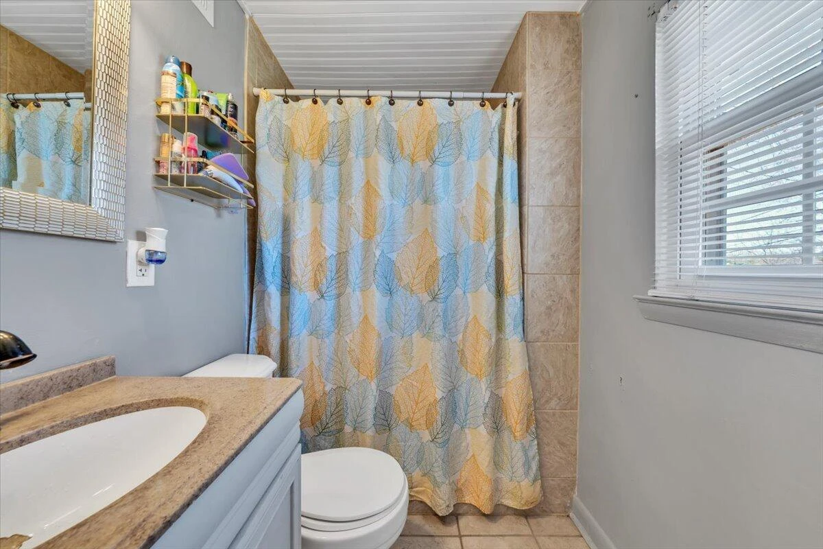 5572 Ambassador DR - Photo 32