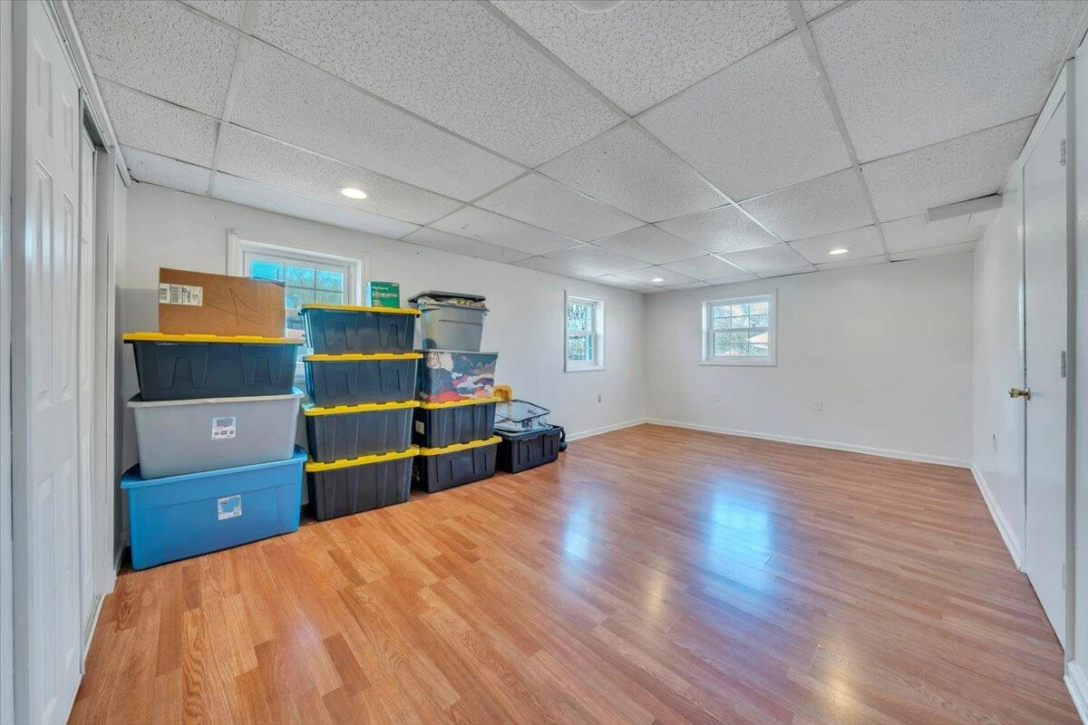 5572 Ambassador DR - Photo 35