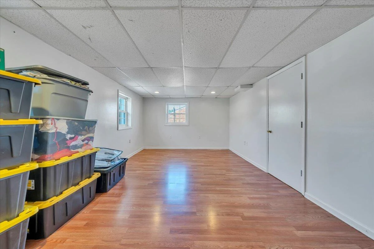 5572 Ambassador DR - Photo 36
