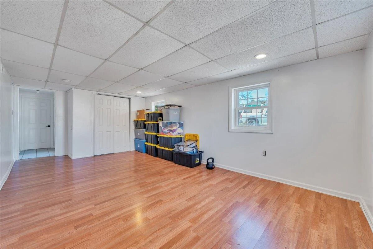 5572 Ambassador DR - Photo 37