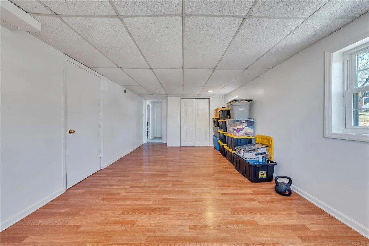 5572 Ambassador DR - Photo 38