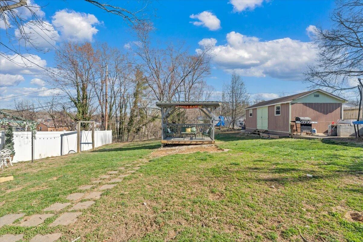 5572 Ambassador DR - Photo 40