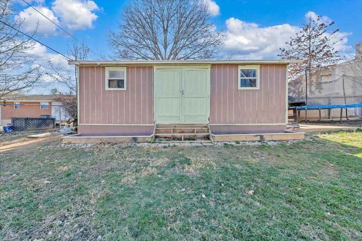 5572 Ambassador DR - Photo 42