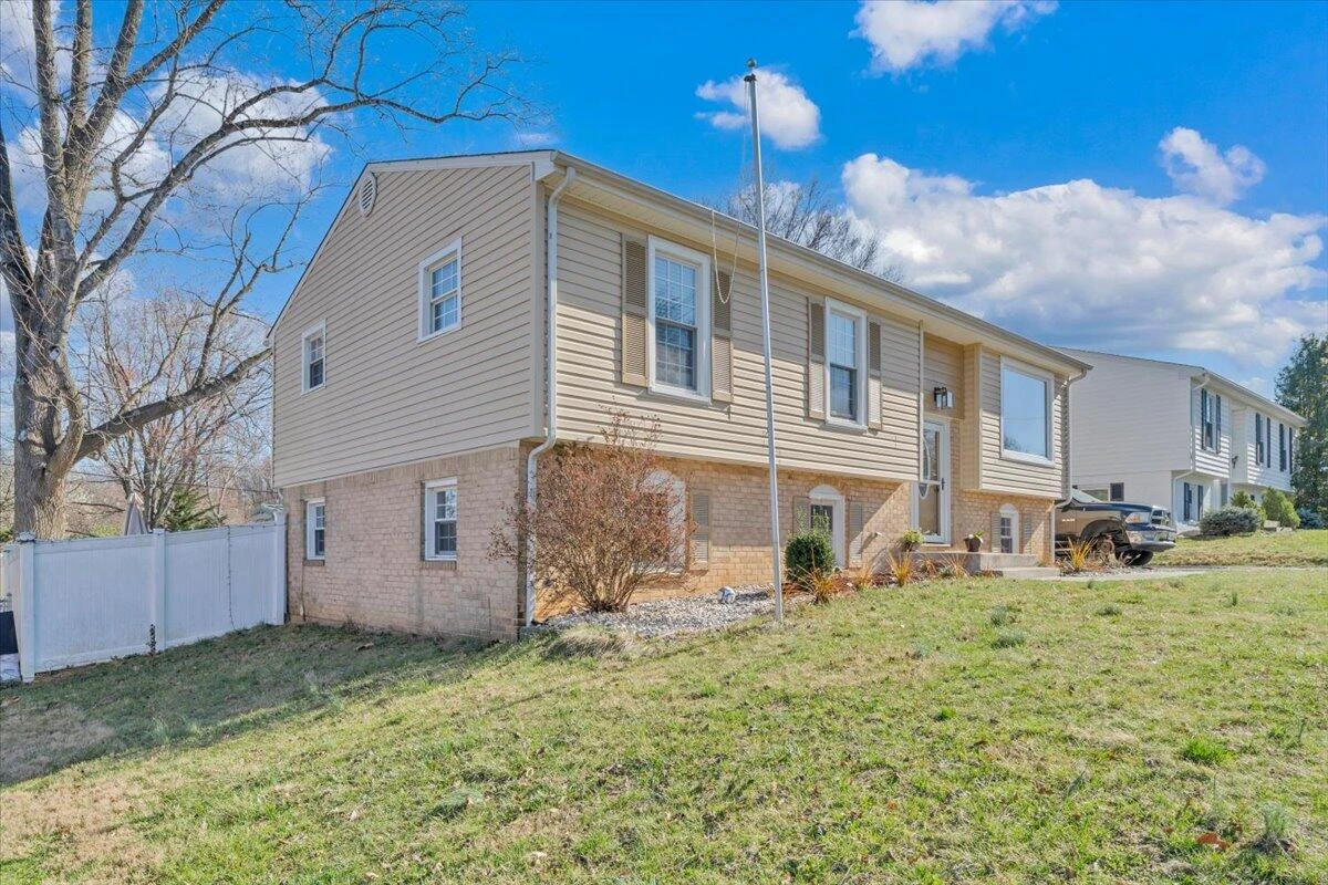 5572 Ambassador DR - Photo 49